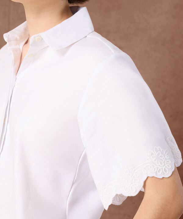 Camisa Blanca Manga Corta Borde Ondulado image number null