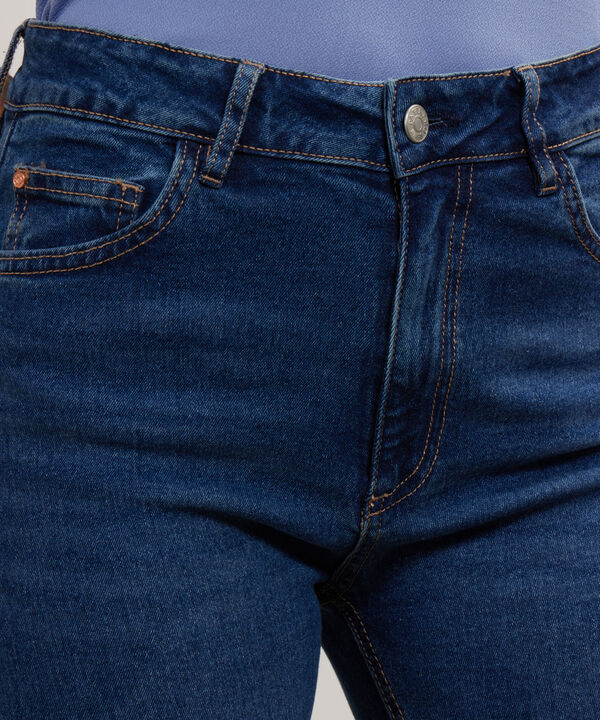 Jean Straight Tono Azul  Oscuro image number null