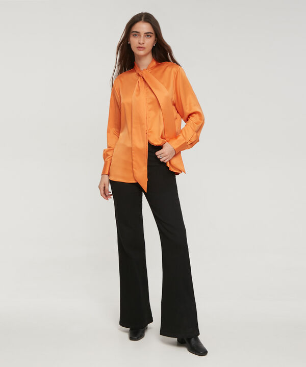 Blusa Manga Larga Cuello Corbata Unicolor