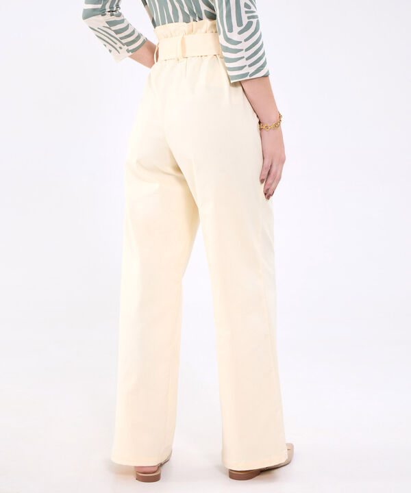 Pantalon Unicolor Con Cinturon