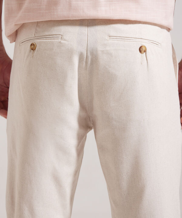 Pantalón Chino Con Bolsillo Posterior