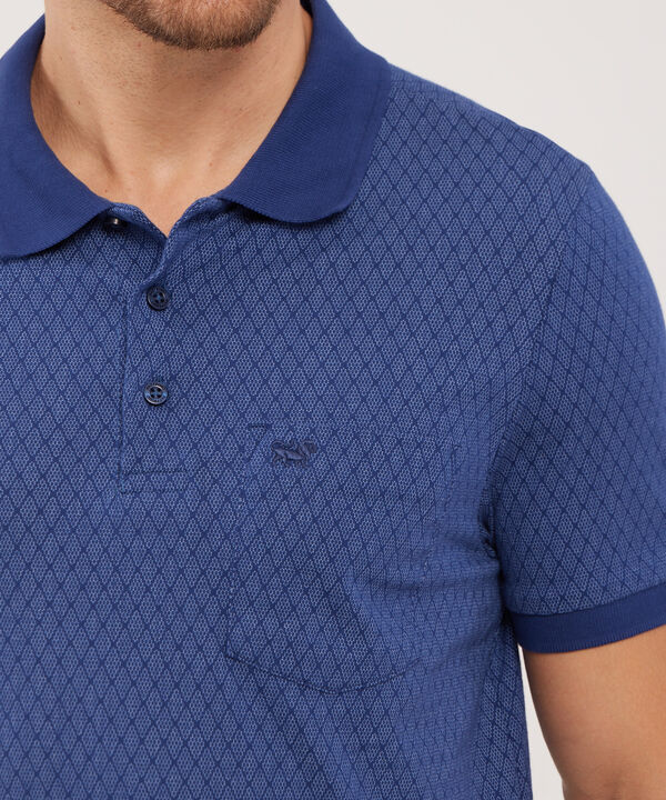 Polo Estampada, Cuello Y Puños Tejidos Con Bolsillo, Silueta Slim Fit,