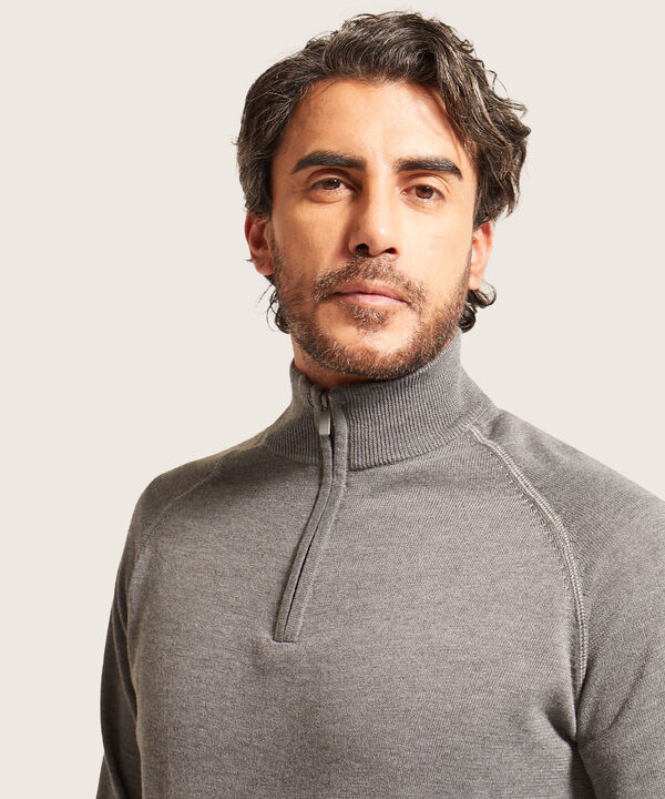 Saco Cuello Alto Con Cremallera image number null