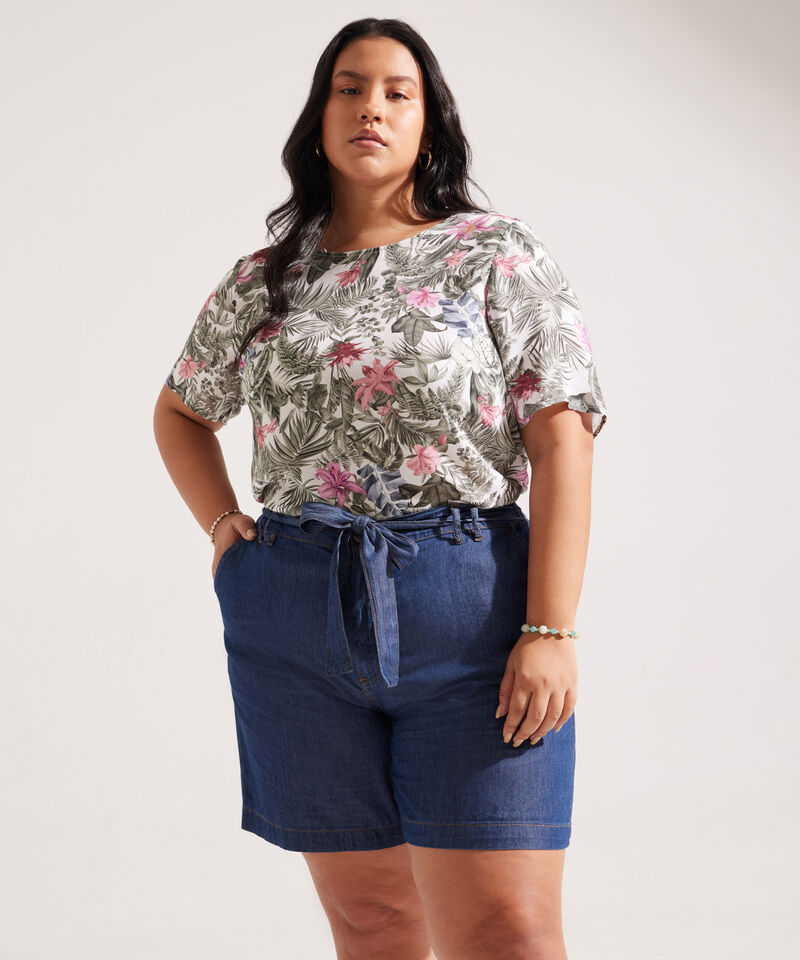 Bermuda Con Cinturon Desde El Costado Tono Oscuro