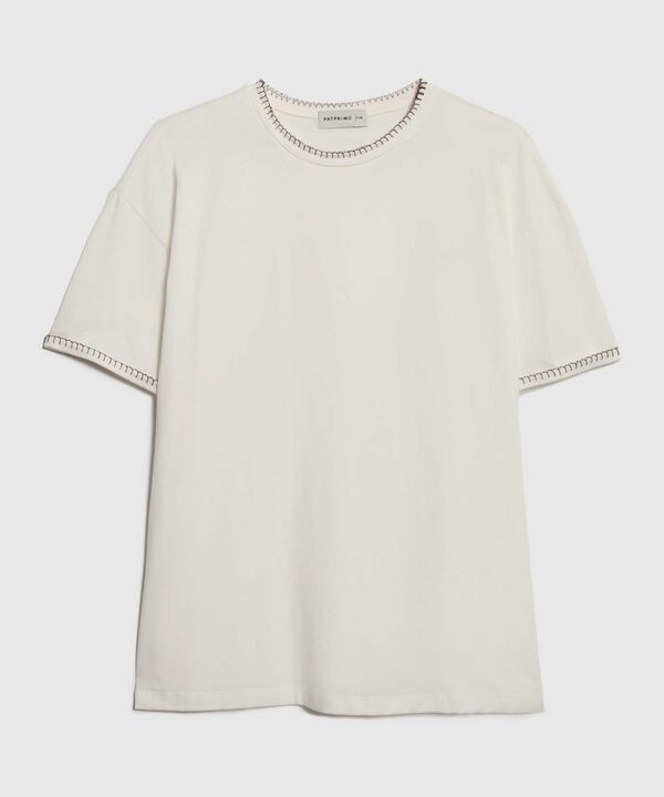 Camiseta con Bordado