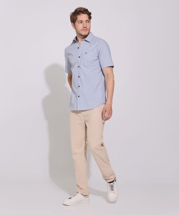 Camisa Estampada Manga Corta Con Bolsillo Y Silueta Slim Fit image number null