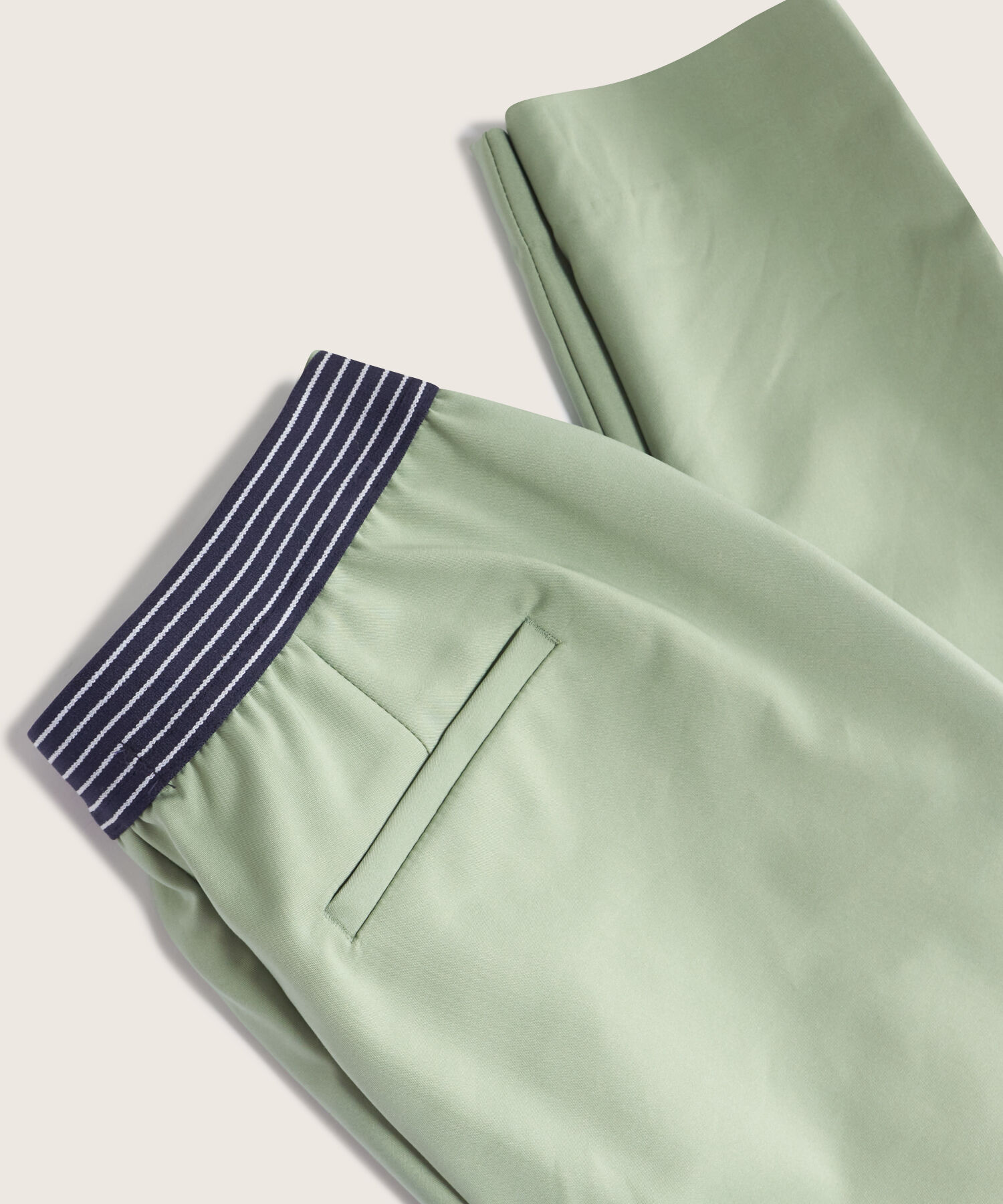 Pantalón Unicolor Con Elástico