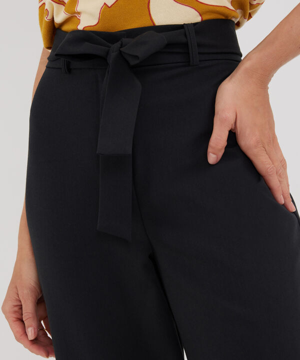 Pantalon Unicolor Con Cinturón image number null