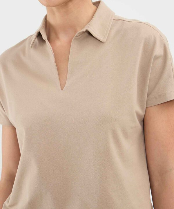 Polo Escote en V image number null