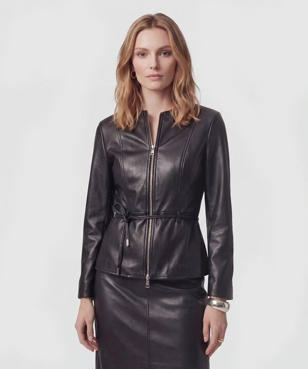 Chaqueta Textura Cuero Cintur&oacute;n Mujer image number null