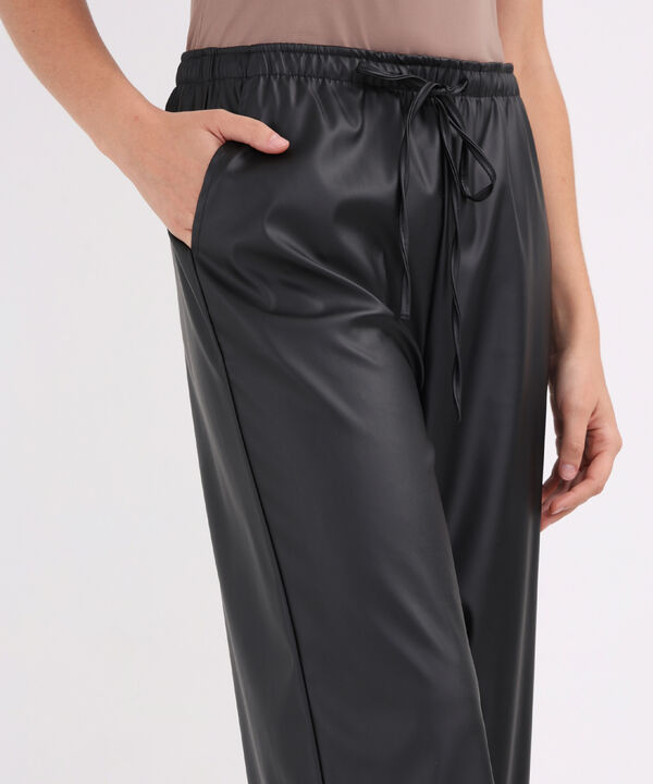 Pantalon Jogger Cuerina image number null