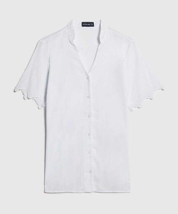 Blusa Bordada con Escote