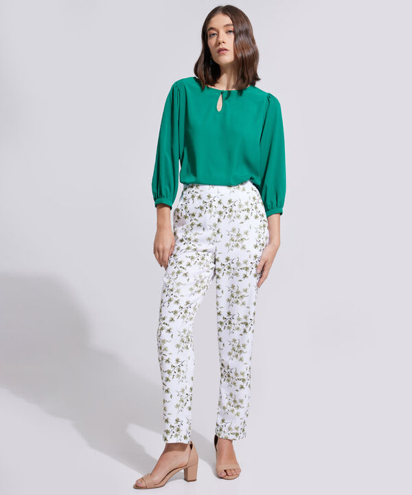 Pantalón Unicolor Con Elástico En Posterior