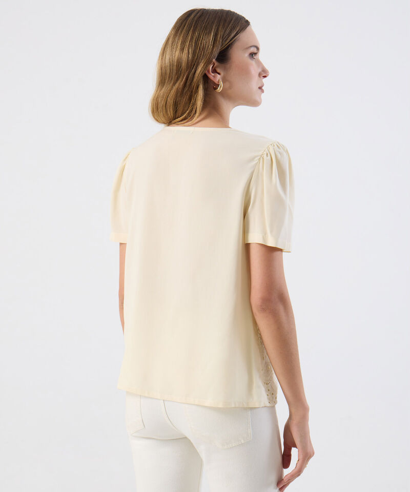 Blusa De Mujer Con Acabado Calado Y Cierre