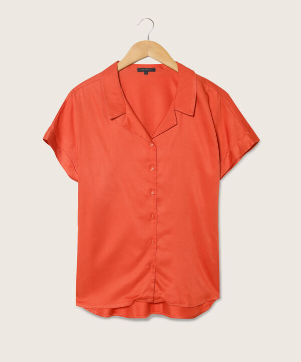 Camisa Unicolor, Manga Corta Con Guardapolvos, Cuello Sport Y Botonadura Azul