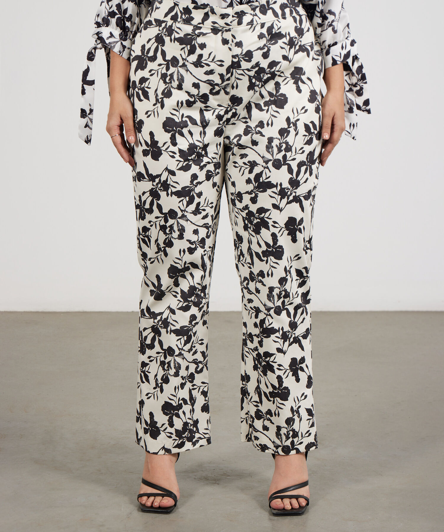 Pantalón Casual con Estampado Floral