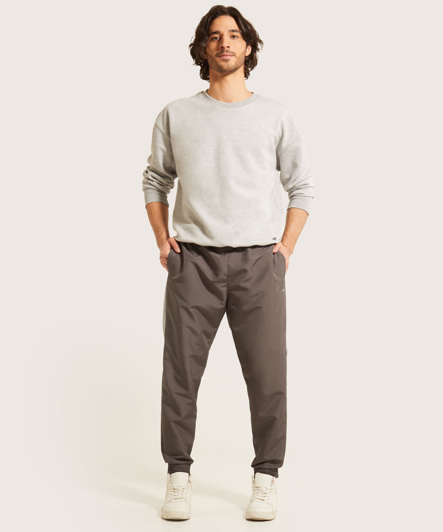 Pantalón Jogger Plano Unicolor Con Cortes Contraste, Bolsillos Laterales, Cordón Ajustable Y Elástico Interno, Sport Líneas