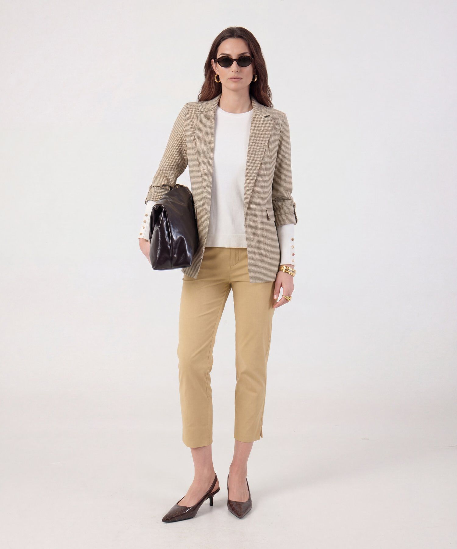 Pantal&oacute;n Capri Con Bot&oacute;n A Contraste Para Mujer