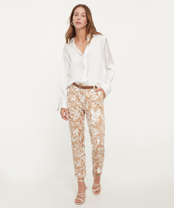 Pantalón Básico Bolsillos Diagonal Estampado Con Cinturón