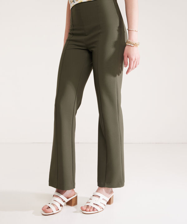 Pantalón Clásico Bota Flare Unicolor