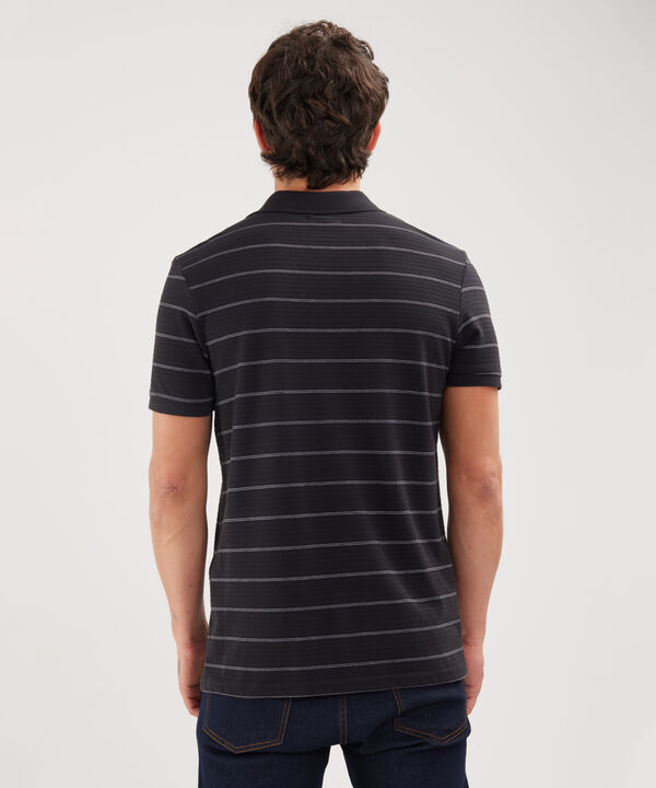 Polo Preteñida Con Cuello Y Puños Tejidos, Sin Bolsillo Y Silueta Slim Fit