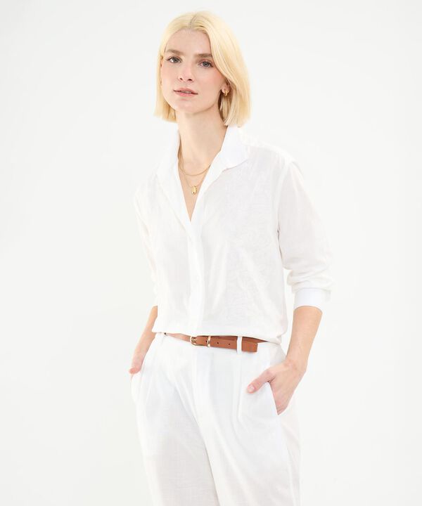 Camisa con Bordado Floral image number null