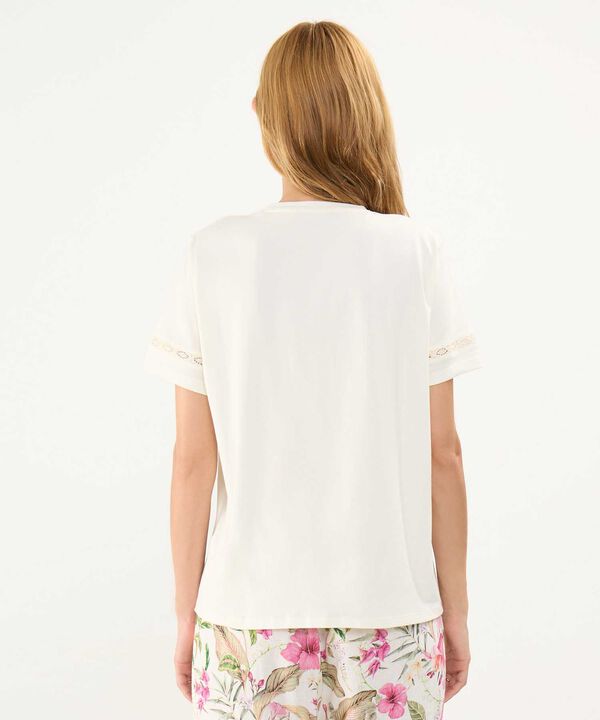 Camiseta con Encaje