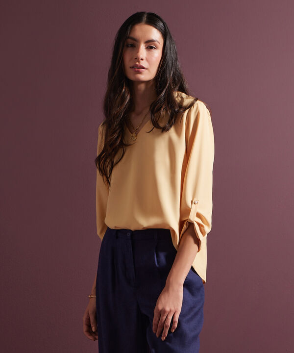 Blusa Manga 3/4 Con Charretera Unicolor image number null