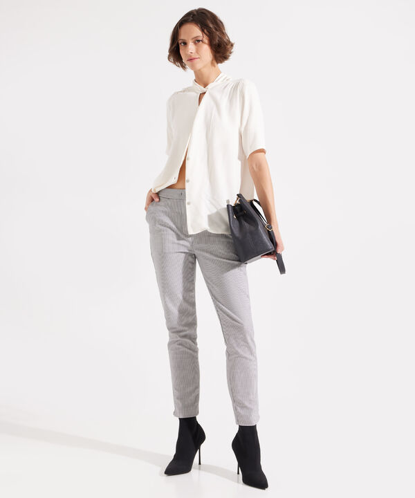 Pantalon Clásico Estampado image number null