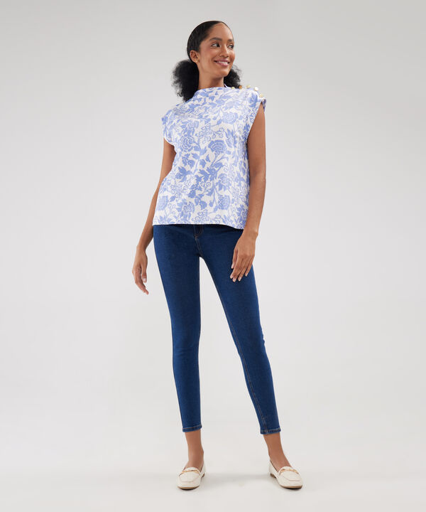Camiseta Escote Semi Alto