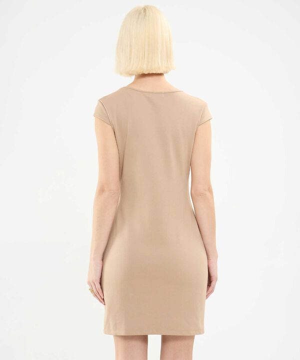 Vestido Manga Casco