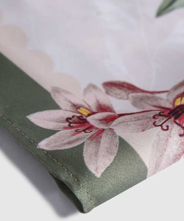 Bufanda Pañoleta De 70X70 Cm Motivo Floral Verde image number null
