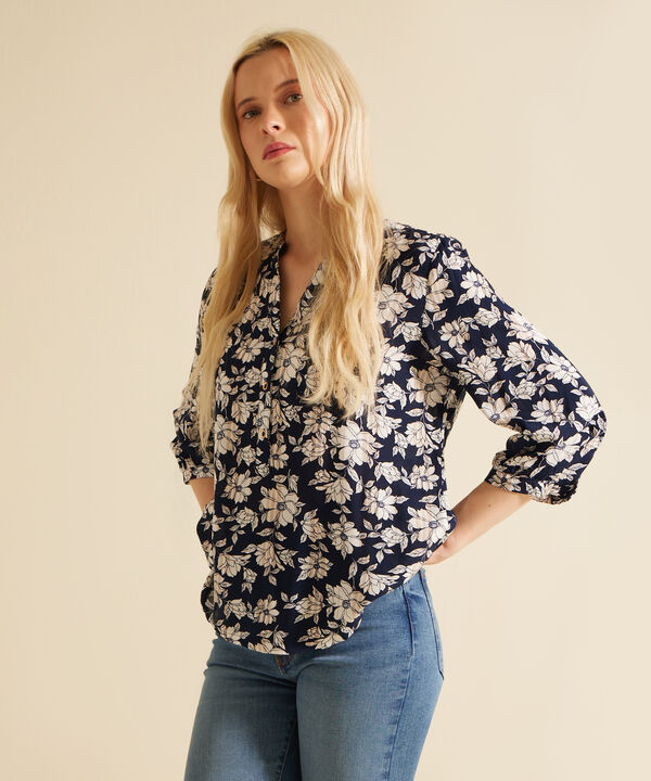 Blusa Manga 3/4 Con Botones En Frente Estampada Monoproducto image number null