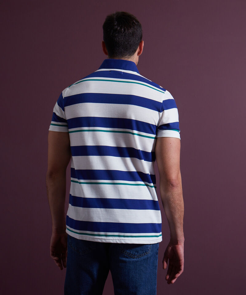 Polo Preteñida Cuello Duro Con Bolsillo, Pechera Y Banda En Contraste Unicolor, Silueta Regular Fit