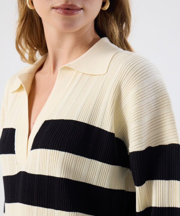 Polo Punto Escote V Manga Larga Para Mujer image number null