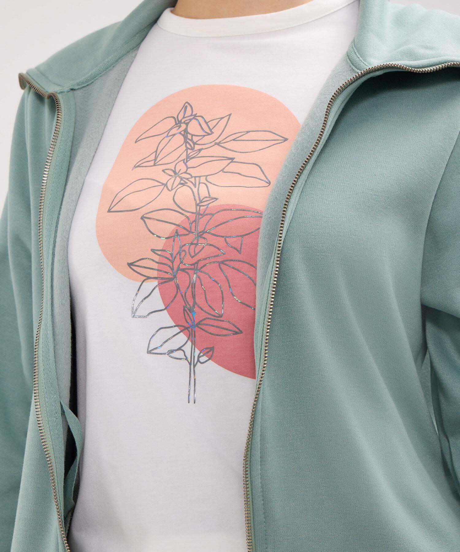 Conjunto Sudadera con Camiseta