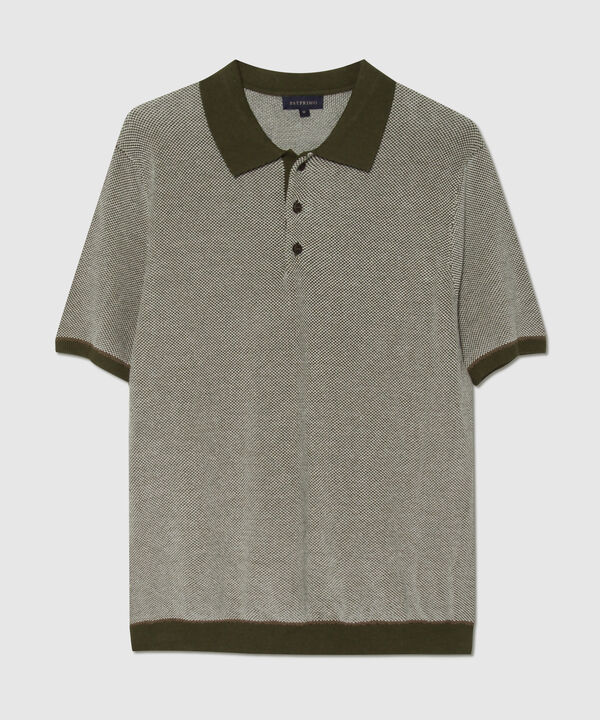 Polo Unicolor Con Detalles En Contraste