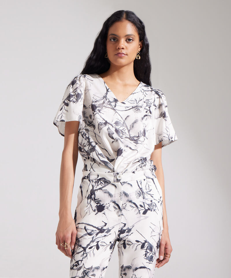Blusa Estampada Escote En V Manga Corta