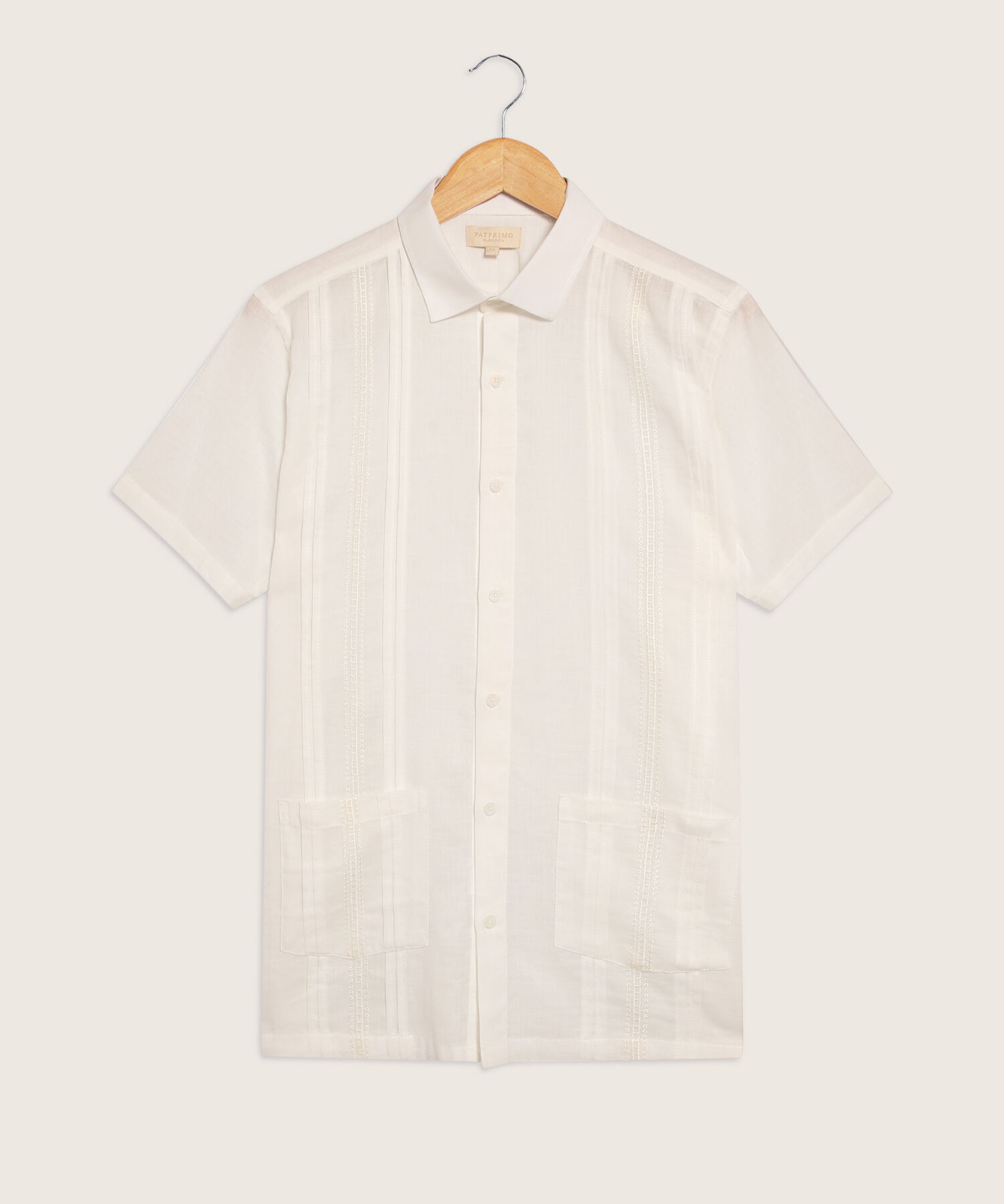 Camisa Guayabera Manga Corta, Con Bolsillo, Bordado Y Alforzas