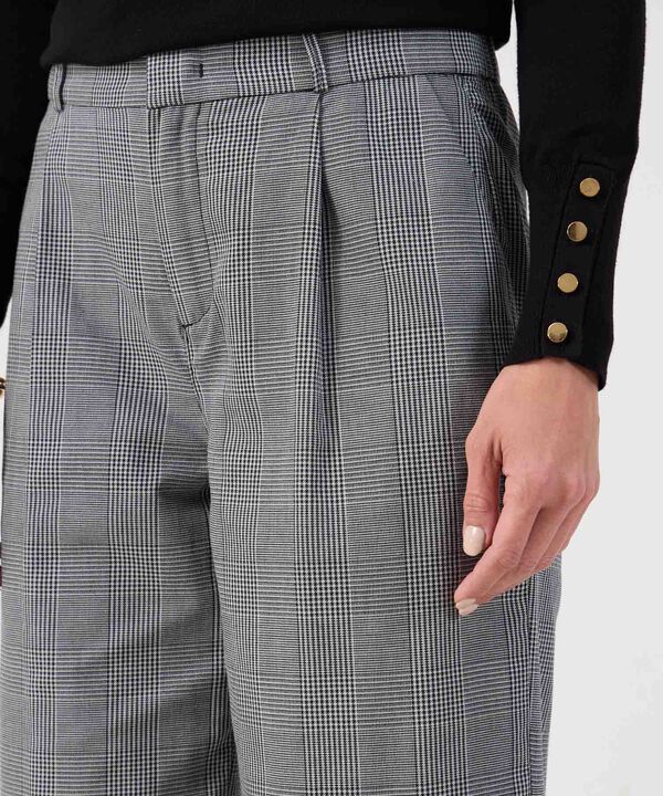 Pantalon a cuadros  image number null