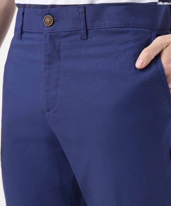 Pantalón Con Dieño Clásico Y Versátil 