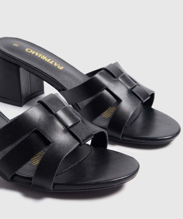 Sandalias con tacón image number null