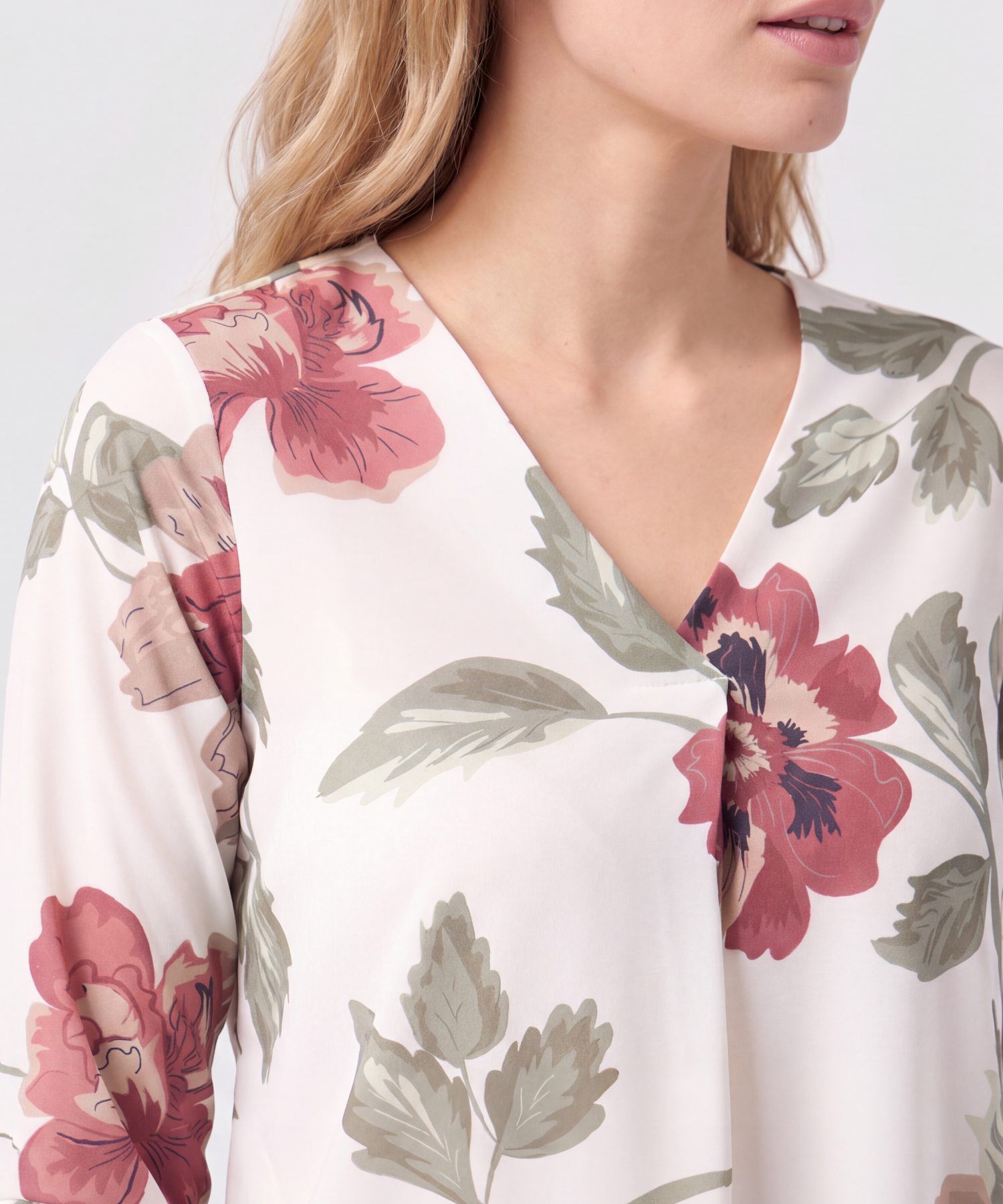 Blusa Cuello en V con Manga 3/4 Mujer