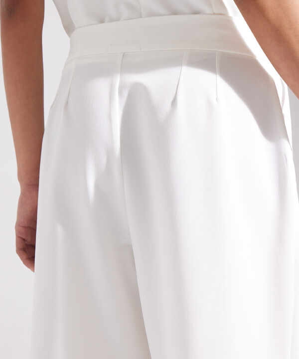 Pantalón Unicolor Con Prense En Frente