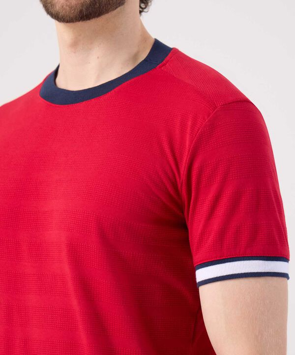 Camiseta Unicolor Con Detalle En Mangas 