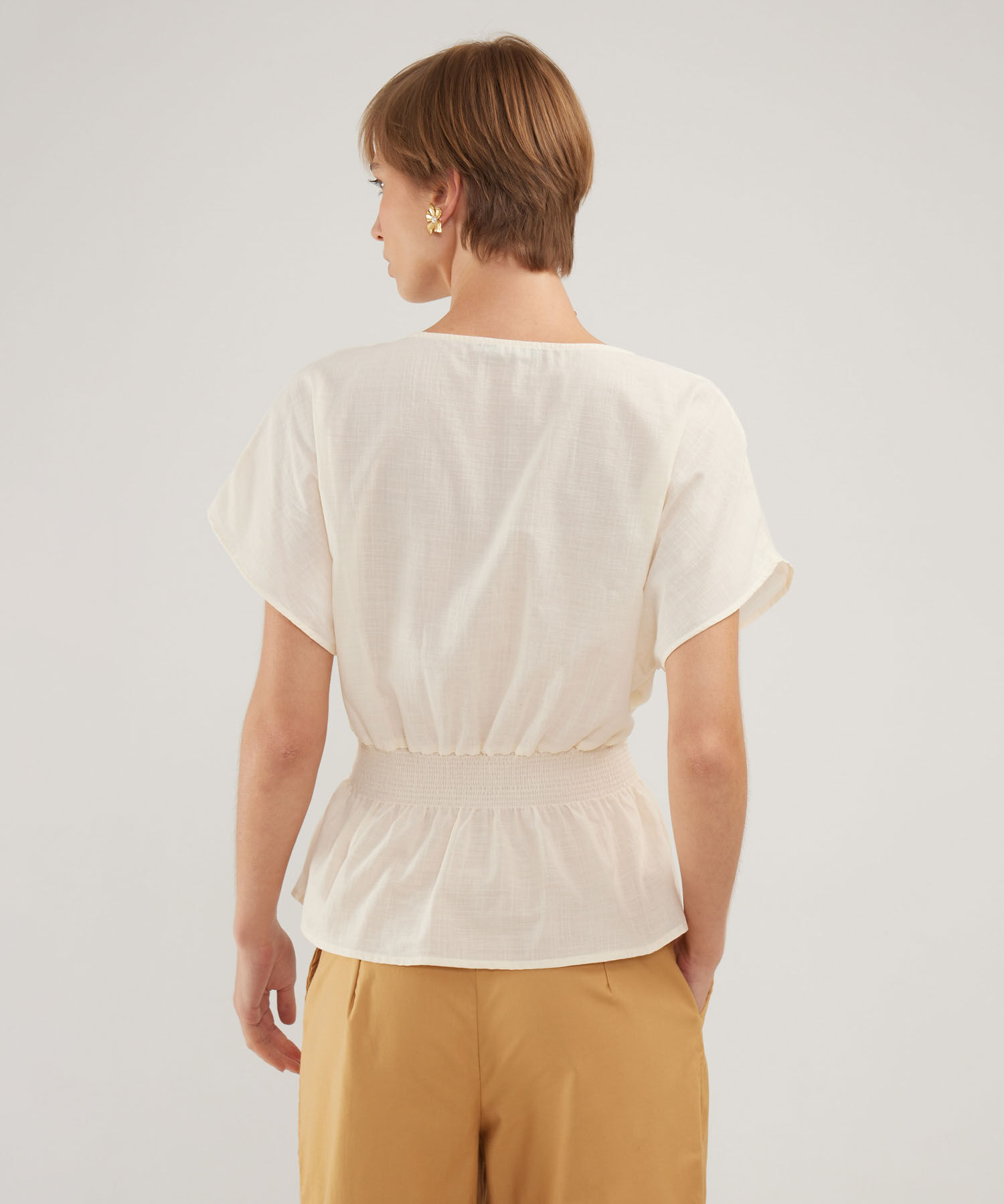 Blusa Unicolor Manga Corta, Escote V Con Encauchado En Cintura, Nautico Artesanal Línea Moda