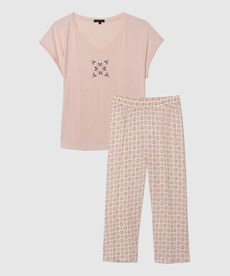Pijama Camiseta Cuello En V Con Screen Y Pantalon Capri Tejido Plano