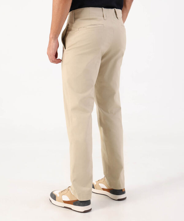Pantal&oacute;n Chino Unicolor De Corte Casual