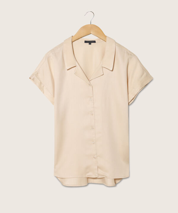 Camisa Unicolor, Manga Corta Con Guardapolvos, Cuello Sport Y Botonadura Azul