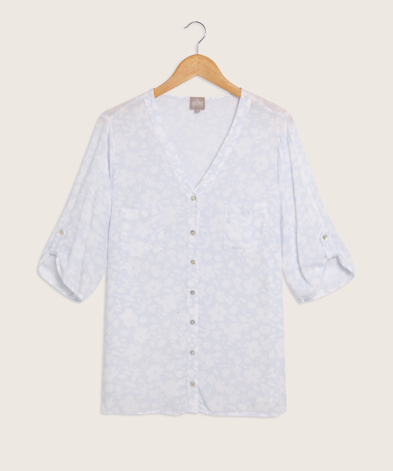 Blusa Manga 3/4 Estampada Con Botonadura Y Charretera En Mangas